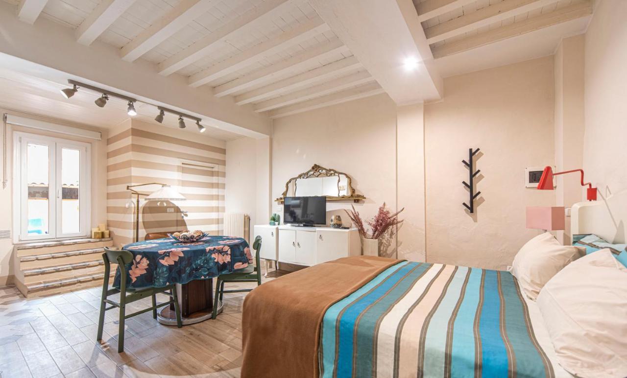 Reggio Center Lovely Apartments 레조넬에밀리아 외부 사진