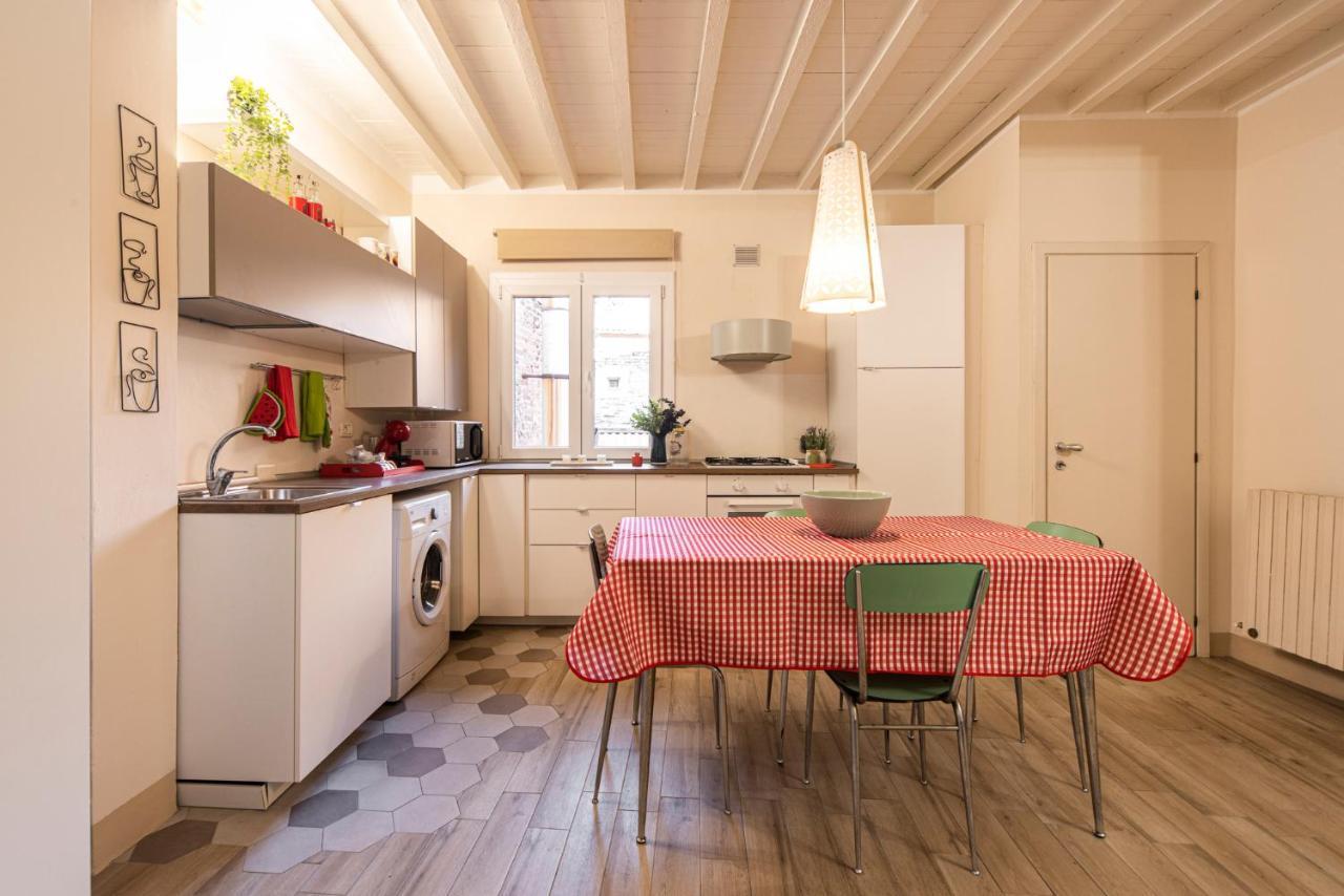 Reggio Center Lovely Apartments 레조넬에밀리아 외부 사진