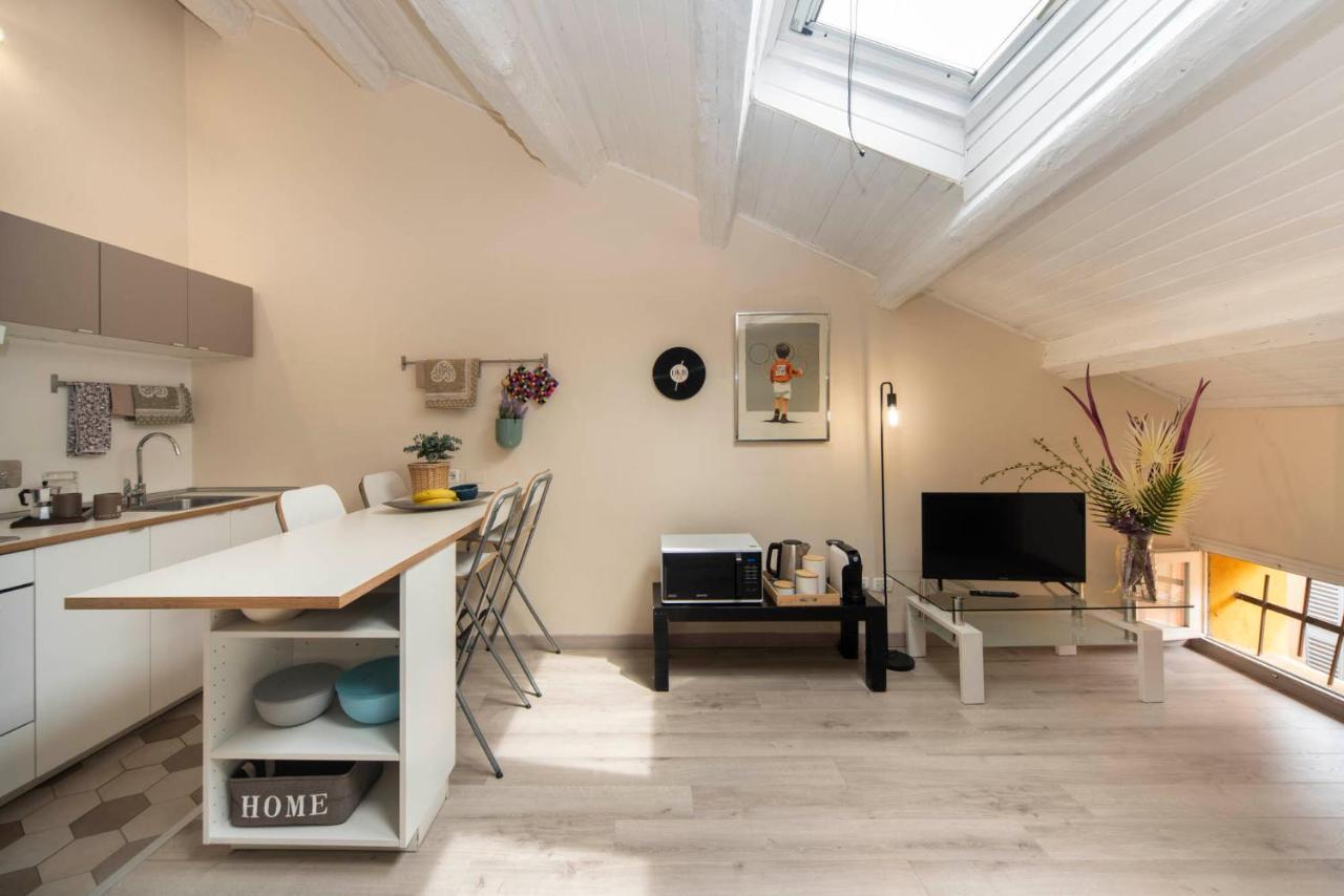 Reggio Center Lovely Apartments 레조넬에밀리아 외부 사진