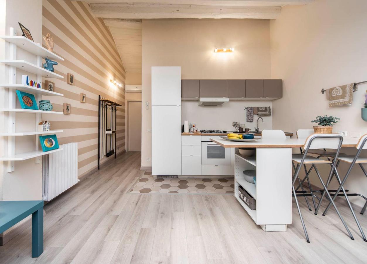 Reggio Center Lovely Apartments 레조넬에밀리아 외부 사진