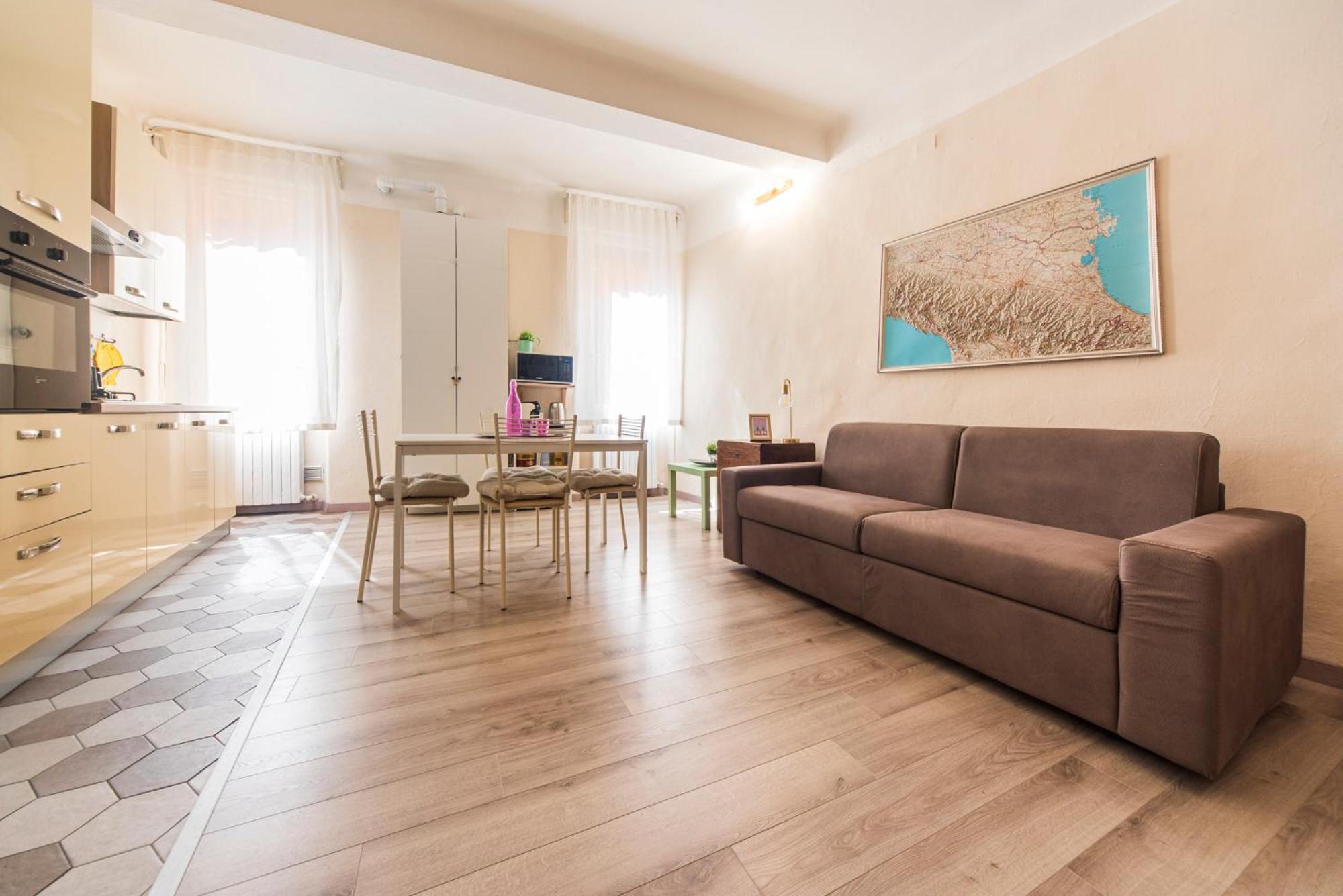 Reggio Center Lovely Apartments 레조넬에밀리아 외부 사진